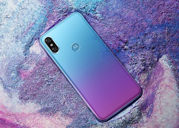 Motorola A Lansat Noul Smartphone P30 Telefonul Imita Perfect Iphone X