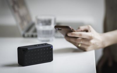 Facebook pregătește lansarea unui sistem de recunoaștere vocală și a unor boxe inteligente
