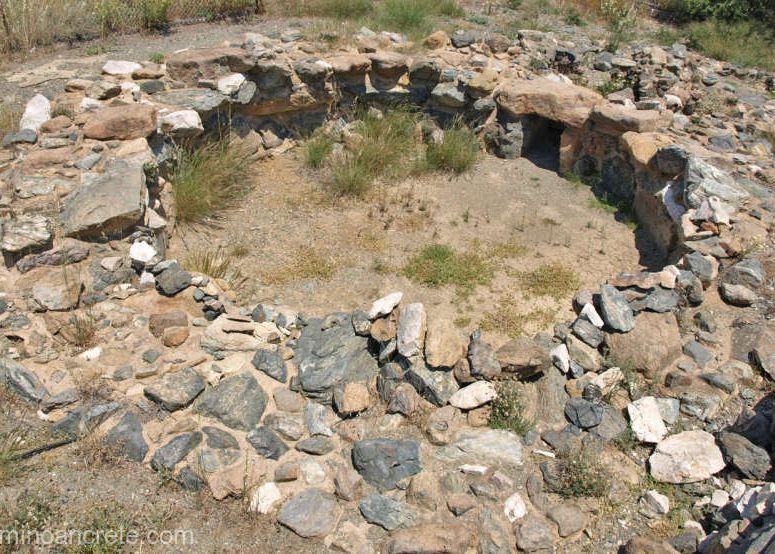 Arheologii Au Descoperit Un Mormant Intact Vechi De Peste 3 500 De Ani Ce Au Gasit In Interior