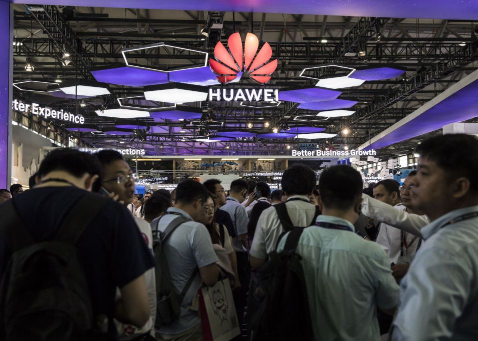 Huawei A Devenit Oficial Al Doilea Producator Mondial De Smartphones Intrecand Pentru Prima Data Apple