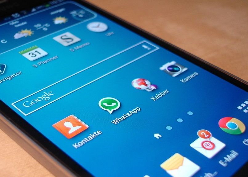 Samsung va lansa două noi telefoane: Galaxy P30 și P30+. Modelele par inspirate de seria P20 de la Huawei Samsung Va Lansa Doua Noi Telefoane Galaxy P30 Si P30 Modelele Par Inspirate De Seria P20 De La Huawei