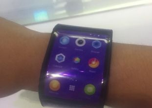 Imagini Surprinzatoare Cu Primul Smartphone Pliabil Lenovo Telefonul Functioneaza Perfect