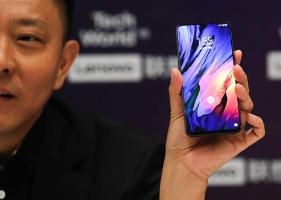 Lenovo Intra In Competitie Cu Samsung Pregateste Un Smartphone Cu Camera Foto Cvadrupla