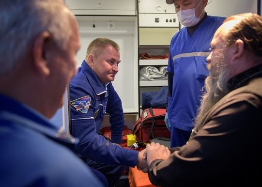 Primele Imagini Cu Echipajul Navetei Soyuz Dupa Lansarea Esuata Cum Se Simt Cei Doi Astronauti