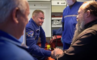 Primele imagini cu echipajul navetei Soyuz, după lansarea eșuată. Cum se simt cei doi astronauți