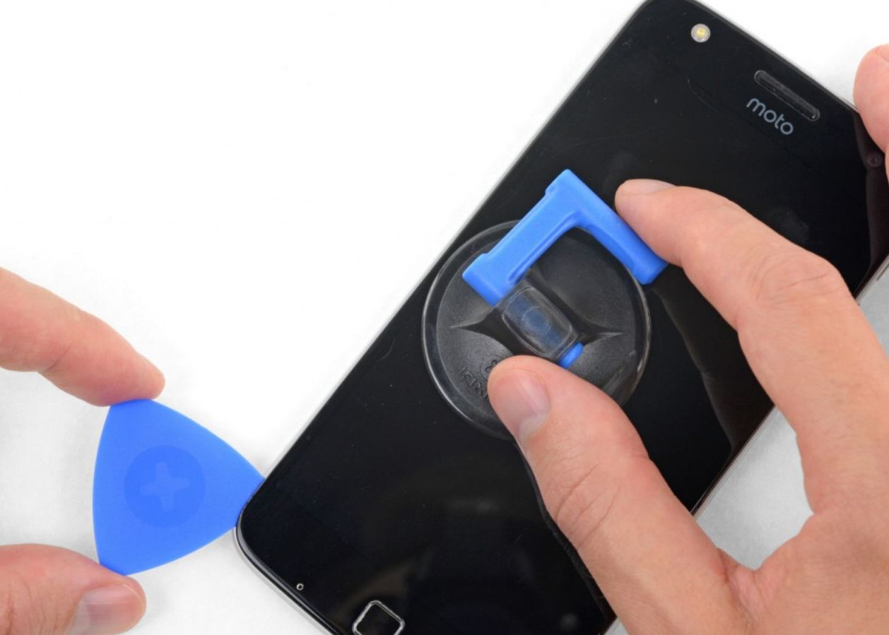 Motorola Prima Companie Din Lume Care Te Invata Cum Sa Ti Repari Singur Telefonul