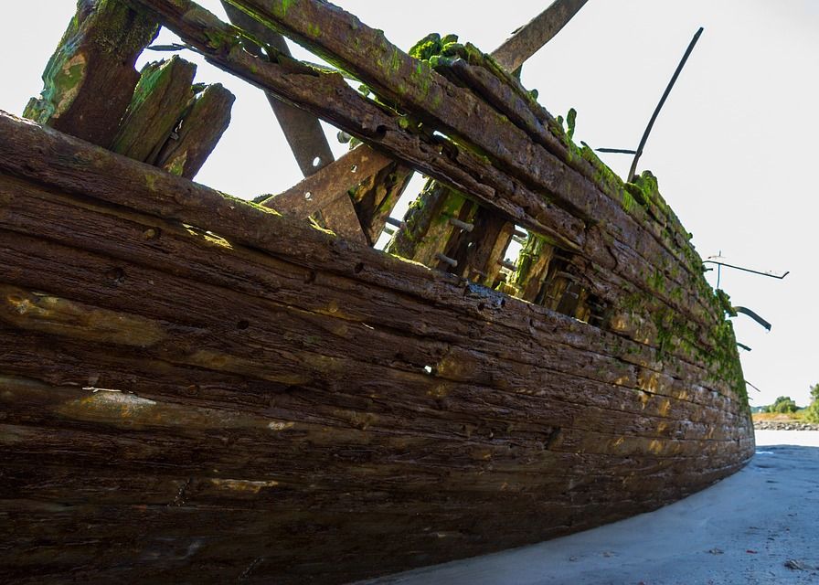 O Comoara De Acum 400 De Ani Descoperita In Dunare Dupa Scaderea Nivelului Apei