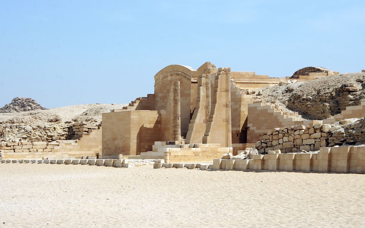 Descoperire neașteptată într-un mormânt egiptean vechi de peste 6.000 de ani Descoperire Neasteptata Intr Un Mormant Egiptean Vechi De Peste 6 000 De Ani