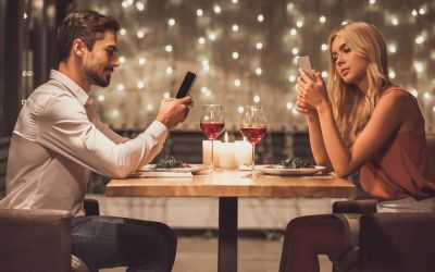 5 trucuri prin care îți poți reduce dependența de smartphone