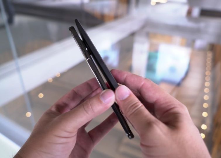 Fotografia care arată de ce Apple va aștepta cel puțin doi ani ca să lanseze primul telefon 5G Fotografia Care Arata De Ce Apple Va Astepta Cel Putin Doi Ani Ca Sa Lanseze Primul Telefon 5g