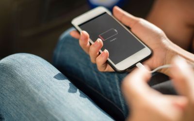 Descoperirea care face bateria telefonului să reziste cu până la 60% mai mult