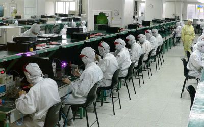 Apple ar putea muta producția de iPhone din China
