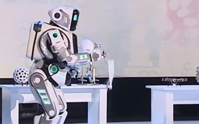 Situație penibilă pentru autoritățile din Rusia. Cine se ascundea de fapt în acest robot lăudat la televiziunea de stat