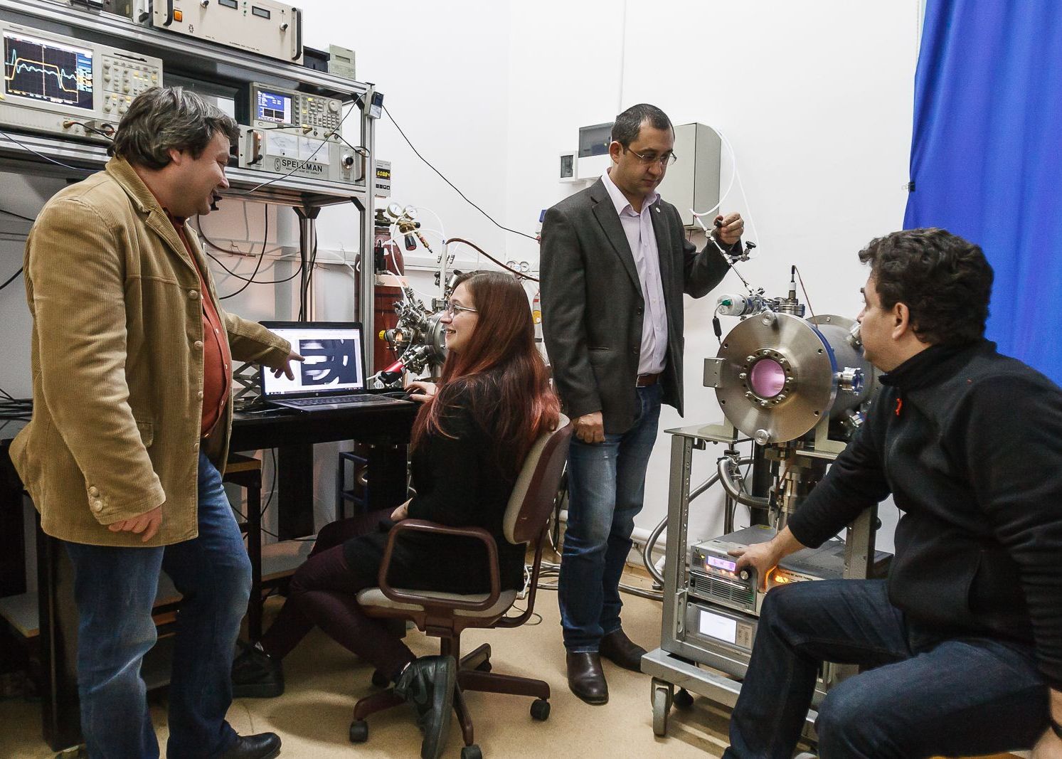 Praf De Stele Artificial Fabricat De Cercetatorii Romani Printr O Metoda Unica La Nivel Mondial