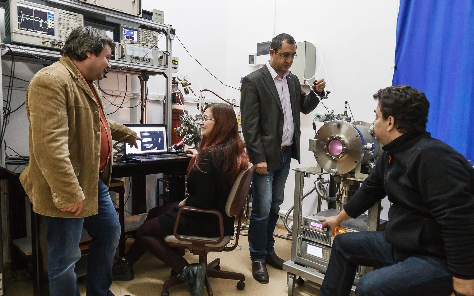 Praf De Stele Artificial Fabricat De Cercetatorii Romani Printr O Metoda Unica La Nivel Mondial