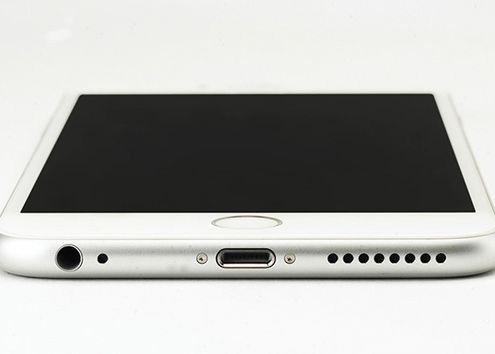 Trebuie să schimbi din nou adaptoarele pentru iPhone. Ce modificare pregătește Apple Este Timpul Sa Iti Schimbi Din Nou Toate Adaptoarele Pentru Iphone Schimbarea Pe Care Apple O Pregateste