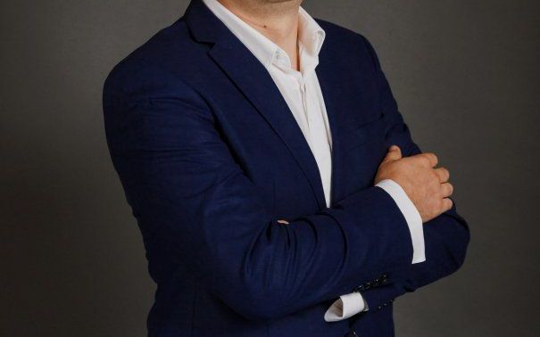 Interviu Yoda.ro: Cum ne poate ajuta inteligența artificială să identificăm un fake news? Interviu Rtb House