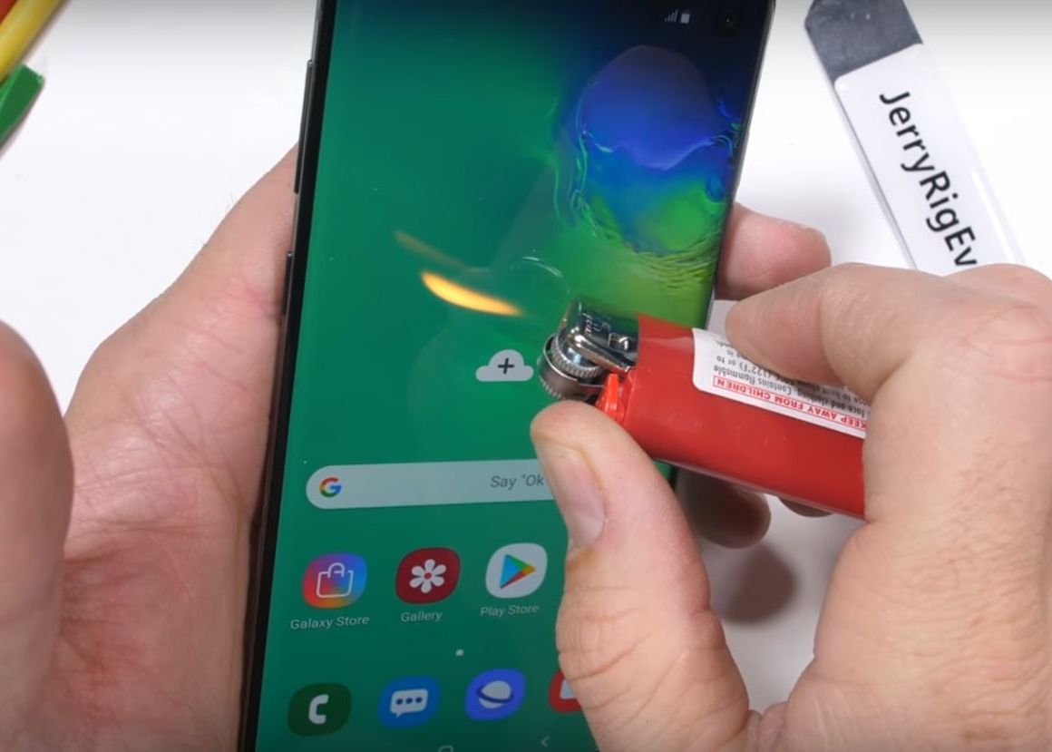 Cât de bine rezistă noul Galaxy S10 atunci când este lovit și îndoit? Experiment cu final surprinzător Cat De Bine Rezista Noul Galaxy S10 Atunci Cand Este Lovit Si Indoit Experiment Cu Final Surprinzator