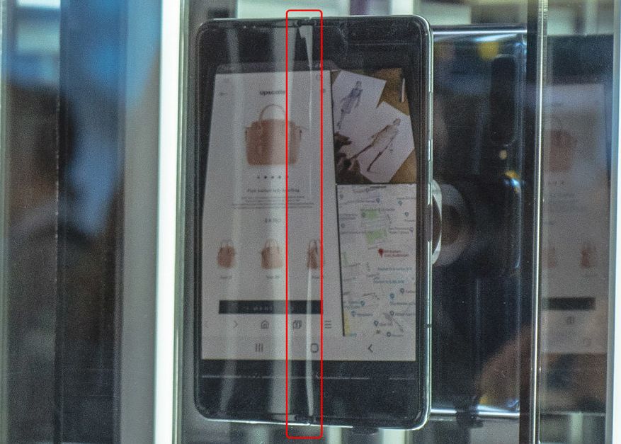 Samsung Pregateste Doua Noi Modele De Telefon Pliabil Ce Problema Apare La Galaxy Fold