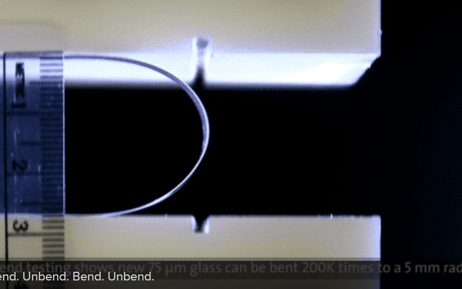 Corning Pregateste Primul Ecran Flexibil Din Sticla Rezistenta Pentru Telefoanele Pliabile