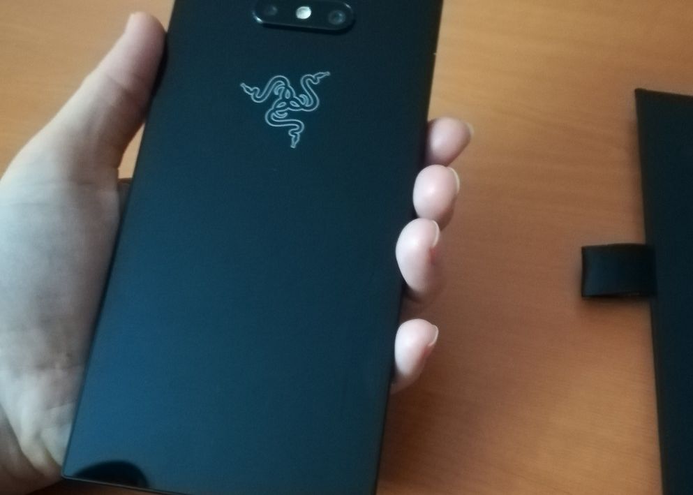 Review Razer Phone 2, noul smartphone conceput pentru jocuri Review Razer Phone 2 Noul Smartphone Conceput Pentru Jocuri 1 1