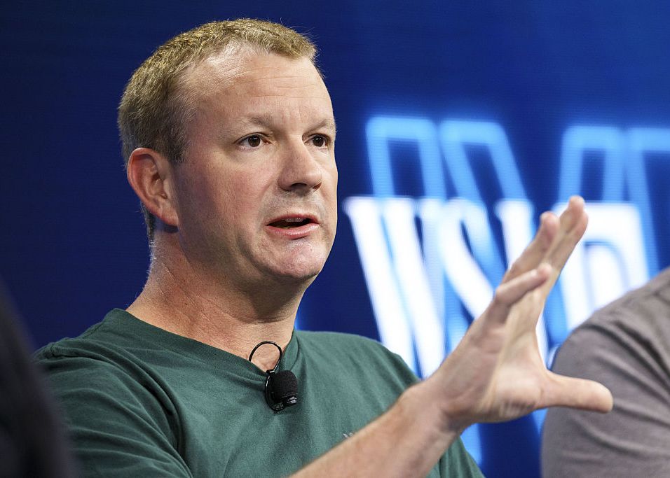 Motivul Pentru Care Co Fondatorul Whatsapp Ii Indeamna Pe Tineri Sa Renunte La Facebook