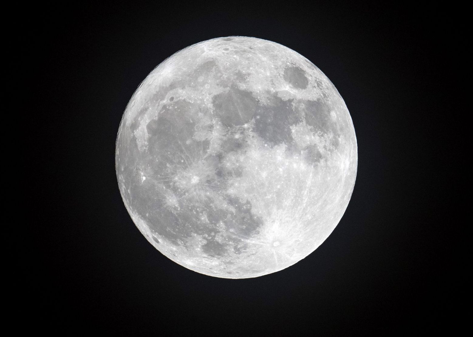 Descoperirea uriașă făcută de NASA pe Lună. Ce au găsit oamenii de știință Descoperirea Uriasa Facuta De Nasa Pe Luna Ce Au Gasit Oamenii De Stiinta