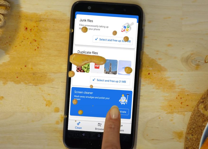 Google Vine Cu Prima Aplicatie Care Sterge Murdaria De Pe Ecranul Telefonului Cum Functioneaza