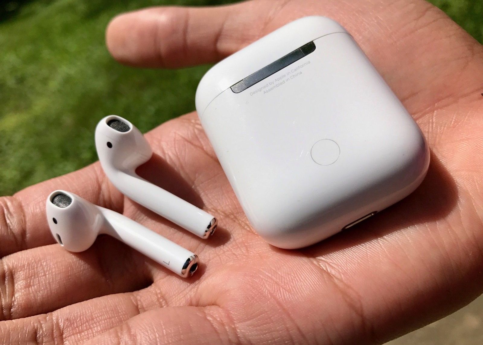 Capcana noilor căști de la Apple, descoperită după ce au fost desfăcute de experți. Ce-au găsit Capcana Noilor Casti De La Apple Descoperita Dupa Ce Au Fost Desfacute De Experti Ce Au Gasit