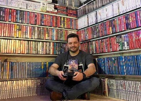 Cum Arata Dormitorul Celui Mai Mare Gamer Din Lume Are Peste 20 000 De Jocuri