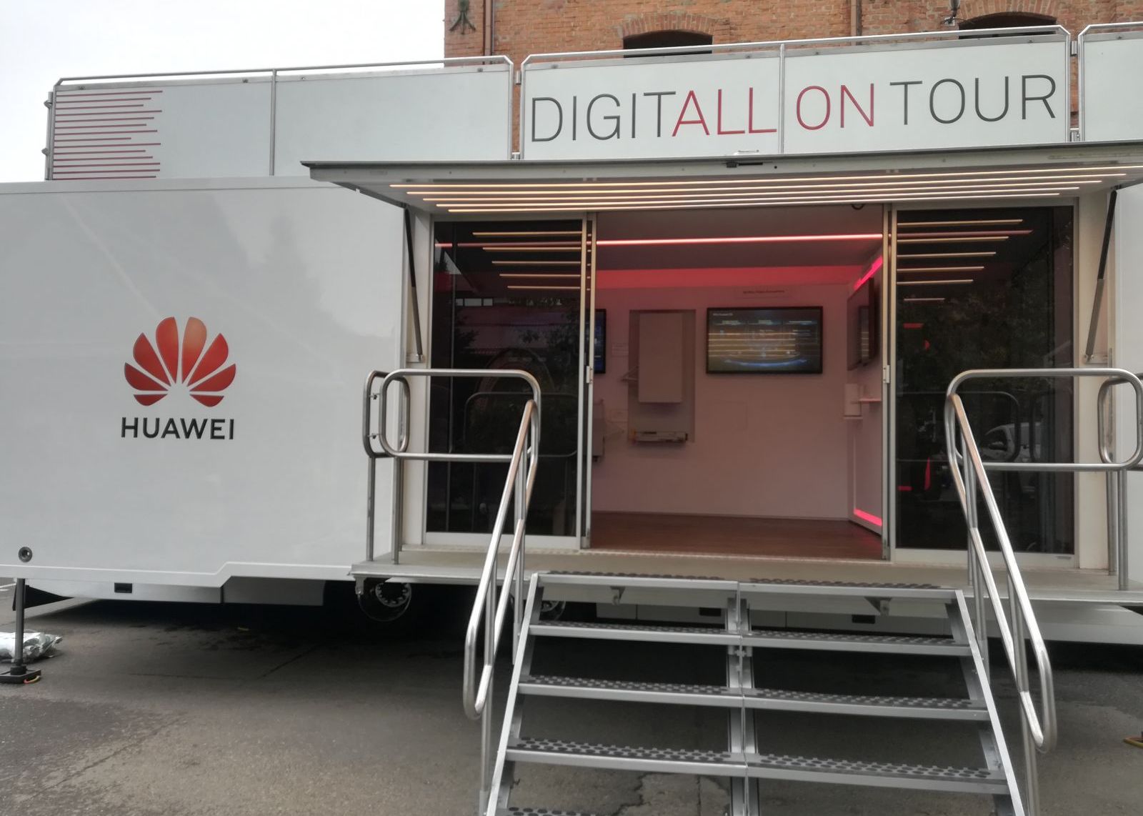 Huawei Roadshow 2019 Conexiunea 5g Si Inovatiile Care Vor Schimba Modul In Care Folosim Tehnologia