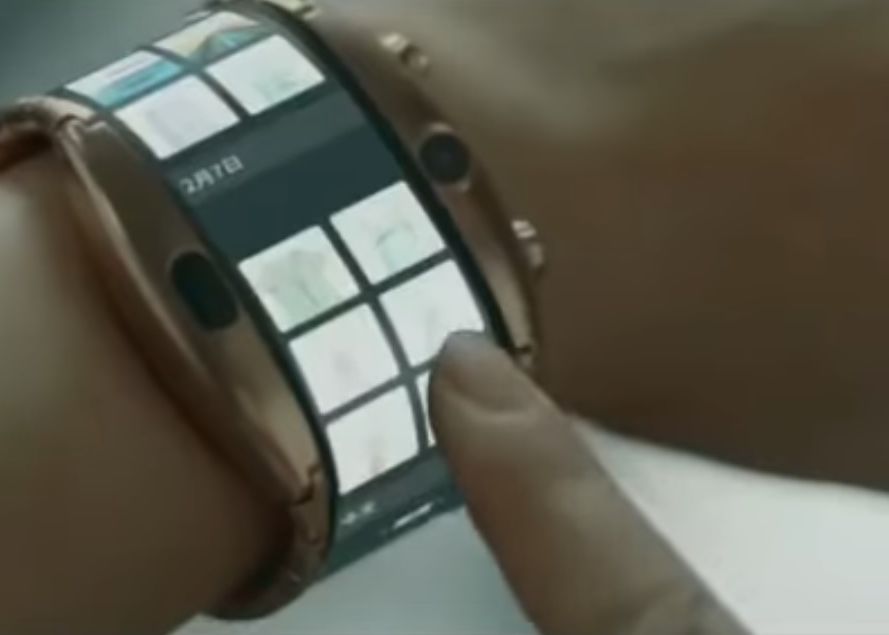 Cel Mai Spectaculos Telefon Flexibil Lansat In 2019 Nubia Alpha Tocmai A Fost Scos La Vanzare