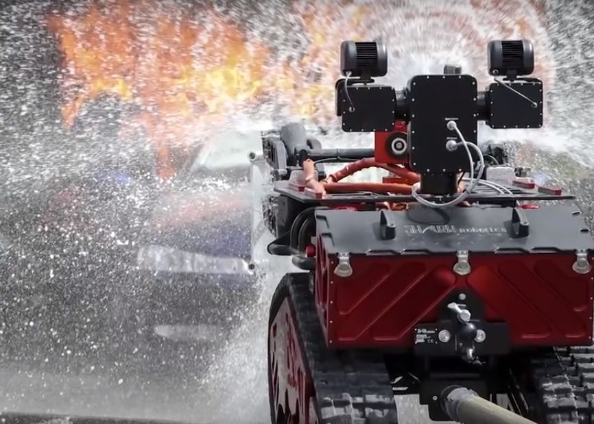 Cum a ajutat un robot la stingerea incendiului care a distrus catedrala Notre Dame din Paris Cum A Ajutat Un Robot La Stingerea Incendiului Care A Distrus Catedrala Notre Dame Din Paris