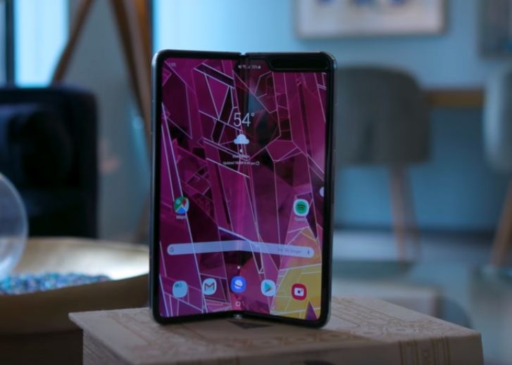 Anunț neașteptat din partea Samsung: amână, în ultimul moment, lansarea Galaxy Fold! Anunt Neasteptat Din Partea Samsung Amana In Ultimul Moment Lansarea Galaxy Fold