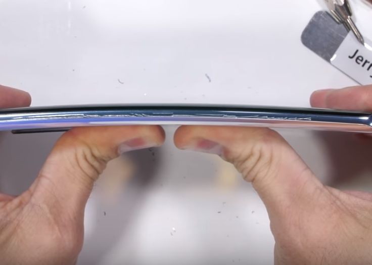 Experiment cu final neașteptat: ce se întâmplă cu un Huawei P30 Pro când este ars și îndoit? Experiment Neasteptat Ce Se Intampla Cu Un Huawei P30 Pro Cand Este Ars Si Indoit