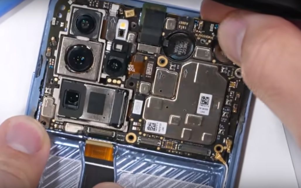 A Desfacut Un Huawei P30 Pro Iata Cum Arata In Interior Camera Periscopica