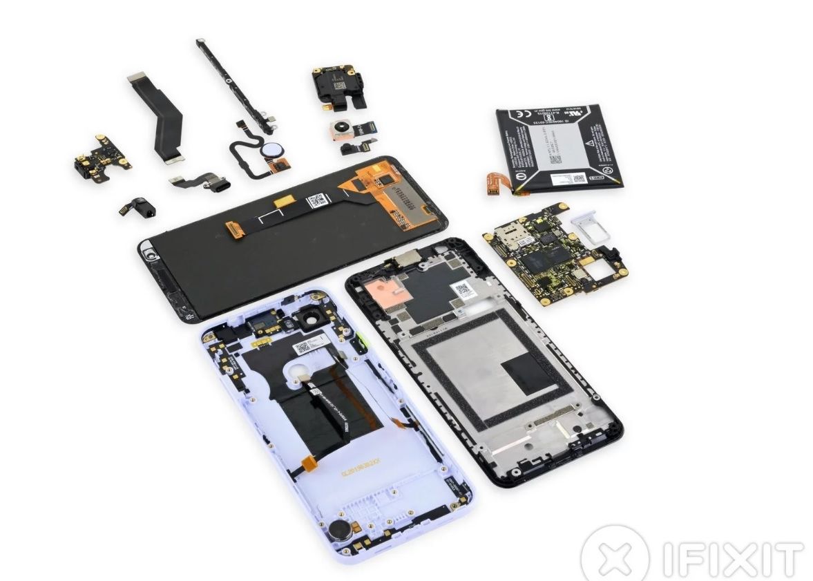 Ce Au Descoperit Expertii Dupa Ce Au Desfacut Cel Mai Nou Telefon Lansat De Google Pixel 3a