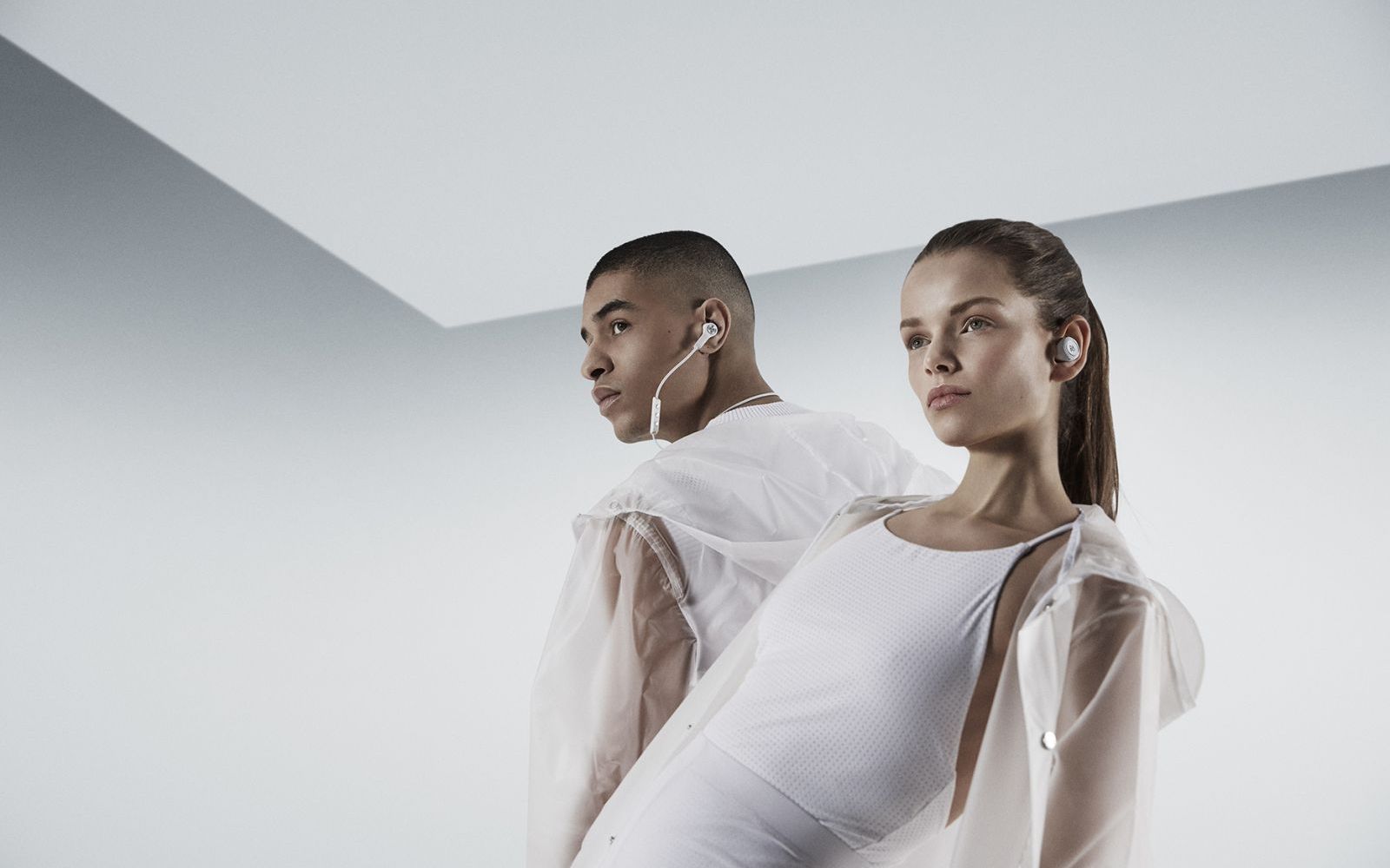 Bang Olusfen Lanseaza Si In Romania Noi Modele De Casti Wireless