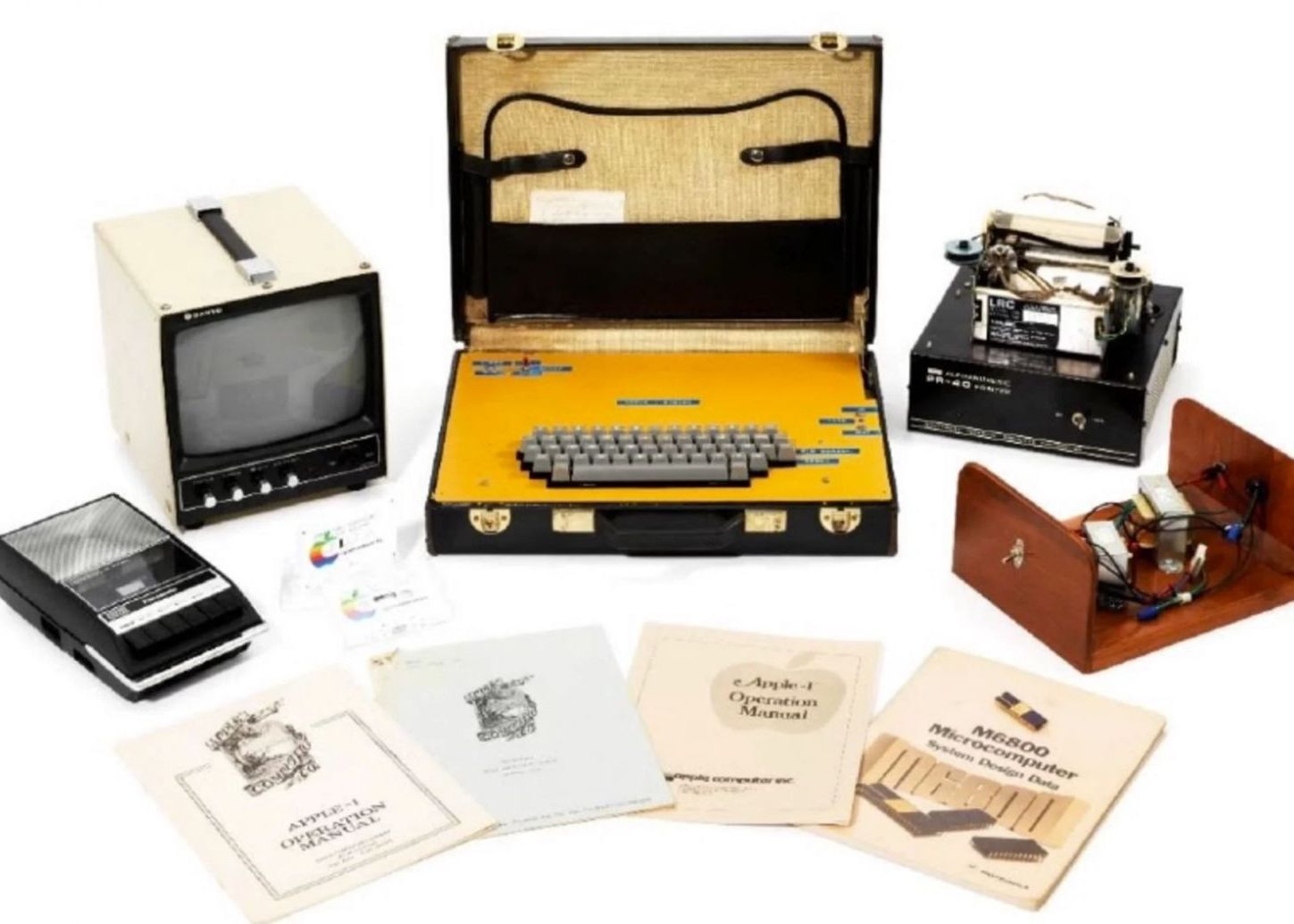 In 1976 Acest Computer Apple 1 Costa 666 De Dolari Acum S Ar Putea Vinde De 1000 De Ori Mai Scump