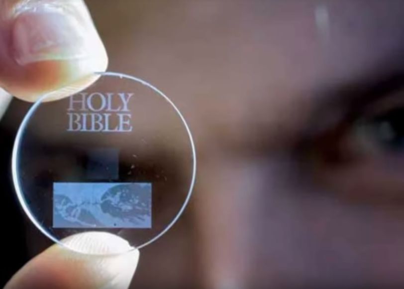 Discurile De Sticla Pot Stoca De 3000 De Ori Mai Multa Informatie Decat Un Cd Si Dureaza 13 Miliarde De