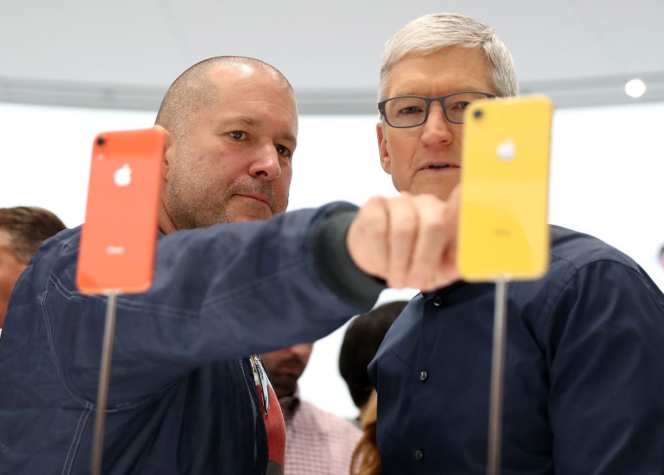 Designerul iMac şi iPhone părăsește Apple pentru a-şi înfiinţa propria companie Designerul Imac Si Iphone Va Parasi Apple Pentru A Si Infiinta Propria Firma