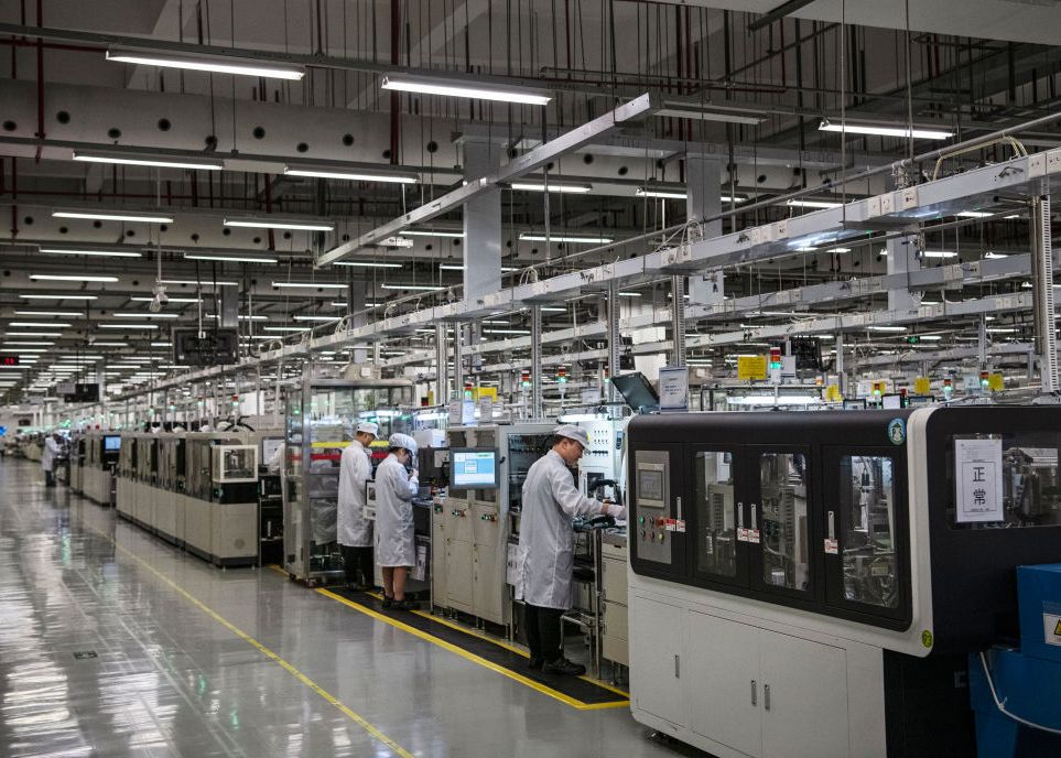SUA ridică interdicția asupra Huawei. Companiile americane pot face din nou afaceri cu producătorul chinez Sua Ridica Interdictia Asupra Huawei Companiile Americane Pot Face Din Nou Afaceri Cu Producatorul Chinez