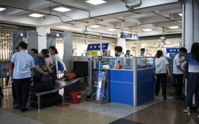 Acuzații grave la adresa polițiștilor de frontieră chinezi: instalează aplicații de spionaj pe telefoanele turiștilor
