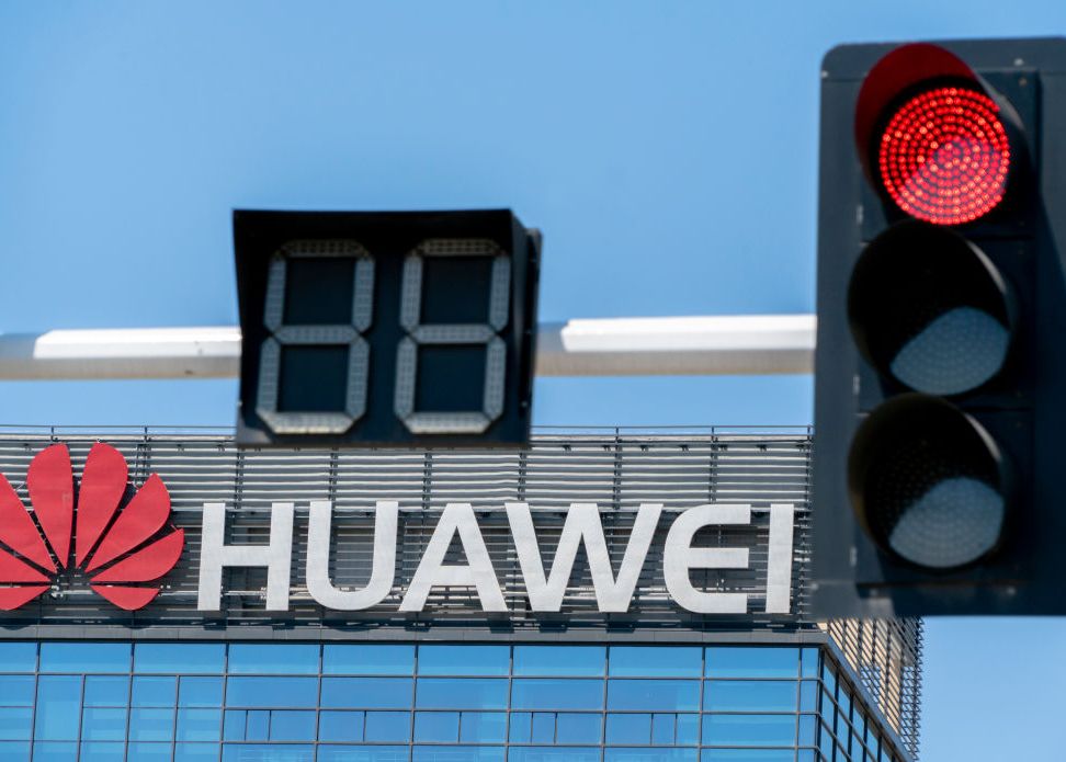 Huawei Sustine Ca Are Cel Mai Rapid Sistem De Operare Pentru Mobil Peste Android Si Ios