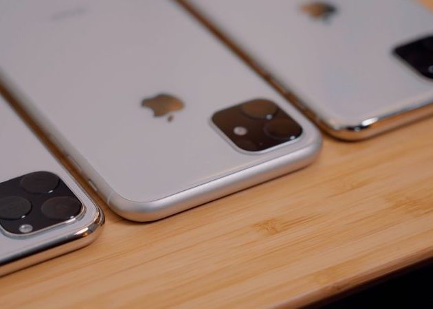 Imagini cu noile iPhone 11. Cum vor arăta cele trei modele din 2019 Imagini Cu Machetele Noilor Iphone 11 Cum Vor Arata Cele Trei Modele Din 2019