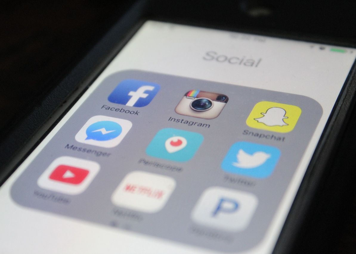 Interviu Yoda.ro. Cum ne protejăm datele personale atunci când folosim aplicații precum FaceApp, Facebook si Instagram Interviu Yoda Ro Cum Ne Protejam Datele Personale Atunci Cand Folosim Aplicatii Precum Faceapp Facebook 1