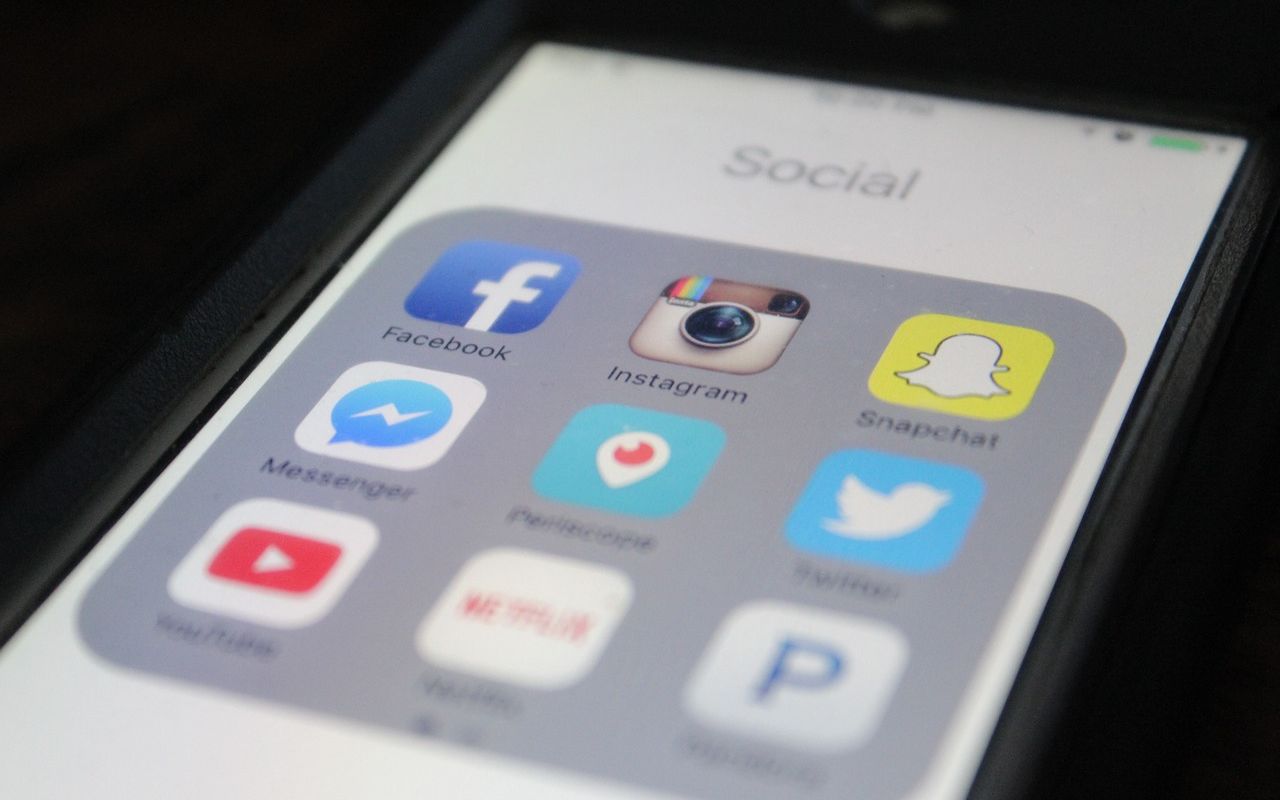 Interviu Yoda.ro. Cum ne protejăm datele personale atunci când folosim aplicații precum FaceApp, Facebook si Instagram Interviu Yoda Ro Cum Ne Protejam Datele Personale Atunci Cand Folosim Aplicatii Precum Faceapp Facebook 1