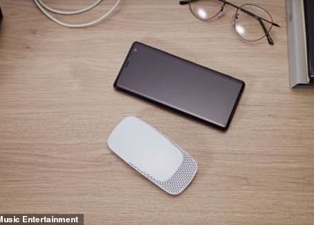 Sony Lanseaza Un Aparat Minuscul De Aer Conditionat Pe Care Il Poti Purta Sub Tricou