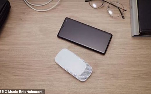 Sony Lanseaza Un Aparat Minuscul De Aer Conditionat Pe Care Il Poti Purta Sub Tricou