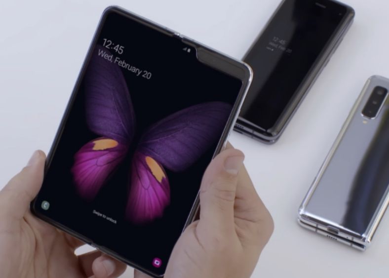 Samsung pregătește o lovitură dură împotriva Apple. Când va lansa Galaxy Fold Samsung Pregateste O Lovitura Dura Pentru Apple Cand Va Lansa Galaxy Fold